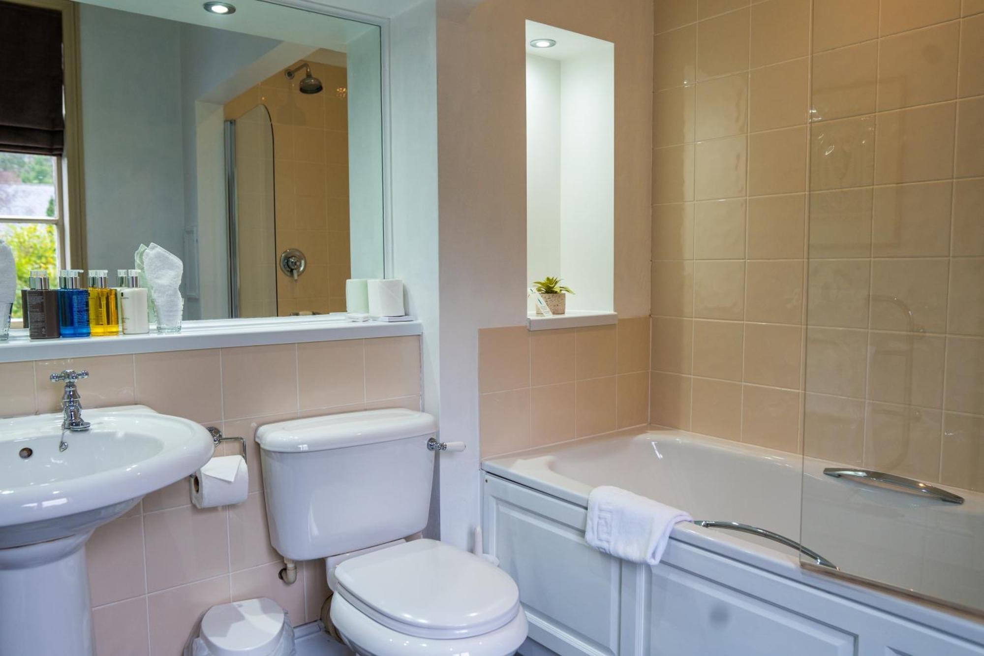 The Lake Country House Hotel & Spa Llangammarch Wells Экстерьер фото